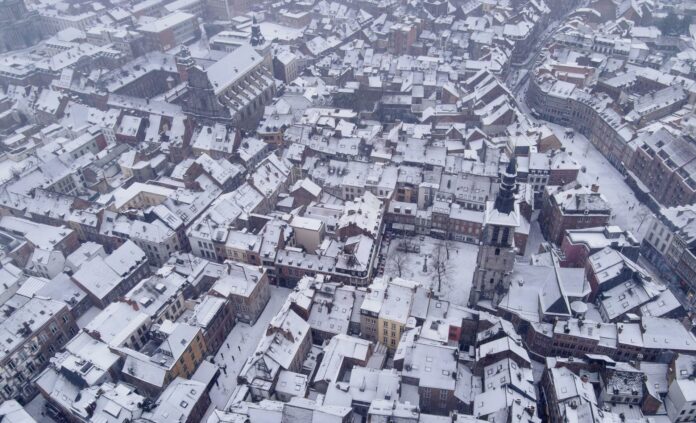 Bélgica y Luxemburgo, en alerta por la nieve y el hielo
