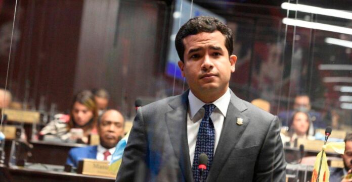 Candidato a senador del PRM derrotaría por mucho a Omar Fernández según Eddy Olivares