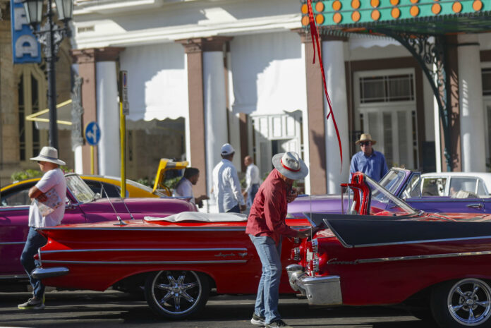 Claves del mayor ajuste económico en décadas en Cuba que entra en vigor en 2024