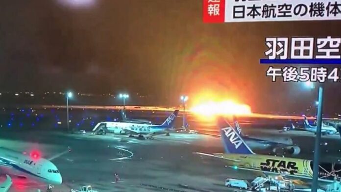 Confirman cinco muertos tras el choque de dos aviones en Tokio