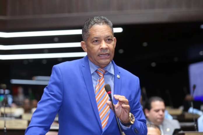 Diputado cree es vital hacer revisiones a todos los renglones