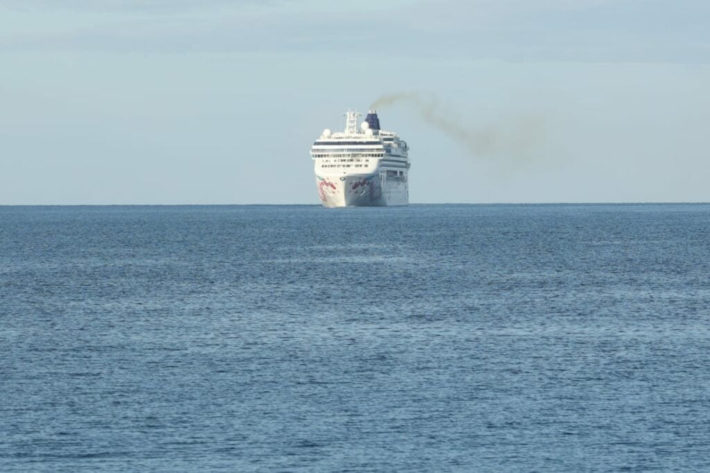 En fotos Llegada del crucero Norwegian Pearl al puerto