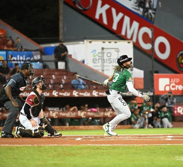 Estrellas vencen Gigantes y se quedan solas en primer lugar