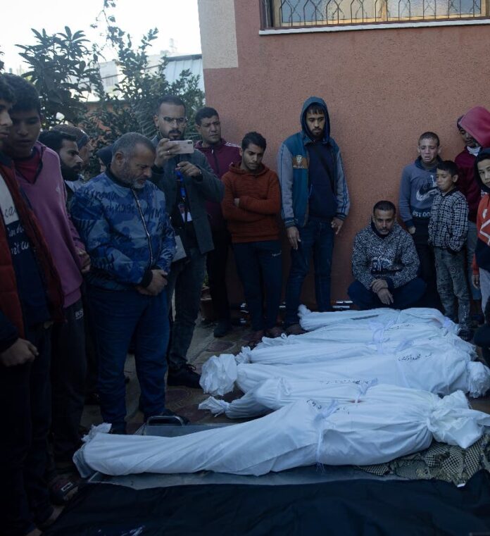 Israel prosigue bombardeos a Franja de Gaza