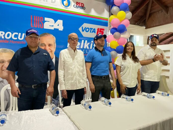 Max Puig anunció su respaldo a Miguel Guarocuya Cabral