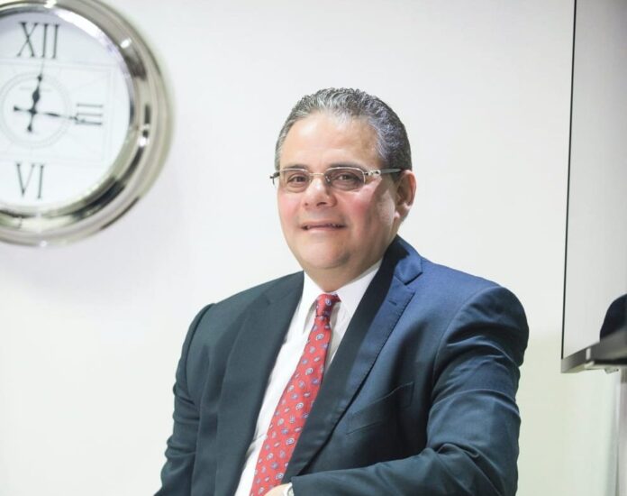 Presentación periódica y garantía económica a empresario Raúl Rizik Yeb por violencia de género