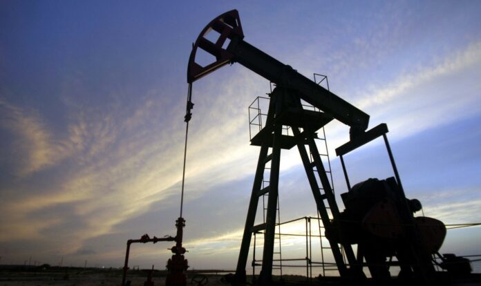 El petróleo de Texas abre con una subida del 1.17 %, hasta 76.74 dólares el barril