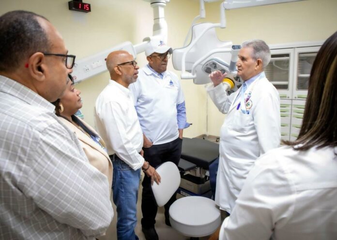 Contralor Félix Santana inspecciona Ciudad Sanitaria Luis Eduardo Aybar