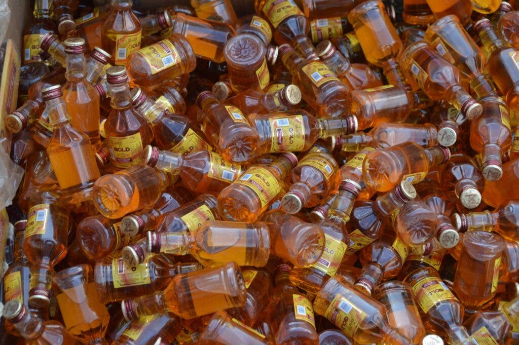 1707333668 374 CESFronT entrega a CECCOM 1140880 unidades de cigarrillos que serian