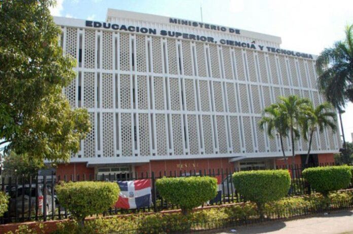 ¿Buscando una beca? MESCYT abre convocatoria con más de 48 universidades