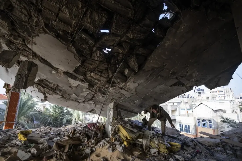 Ataques israelies matan a 31 palestinos en Rafah.webp