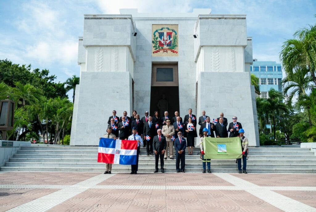 ETED desarrolla proyectos para expandir y fortalecer sistema electrico nacional