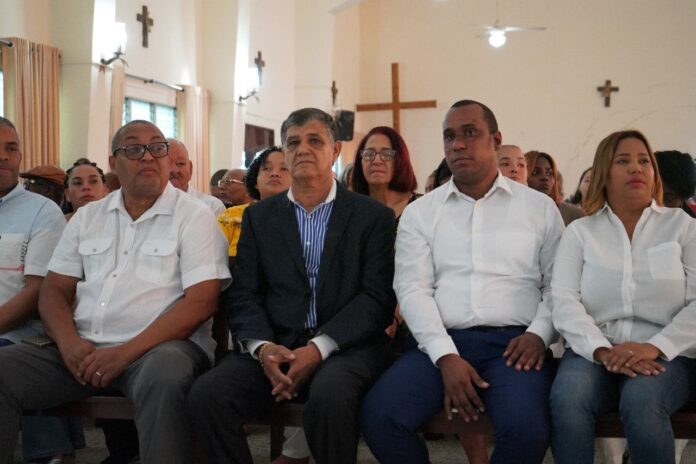 Francisco Peña llama al PRM a trabajar por el triunfo de Abinader en mayo