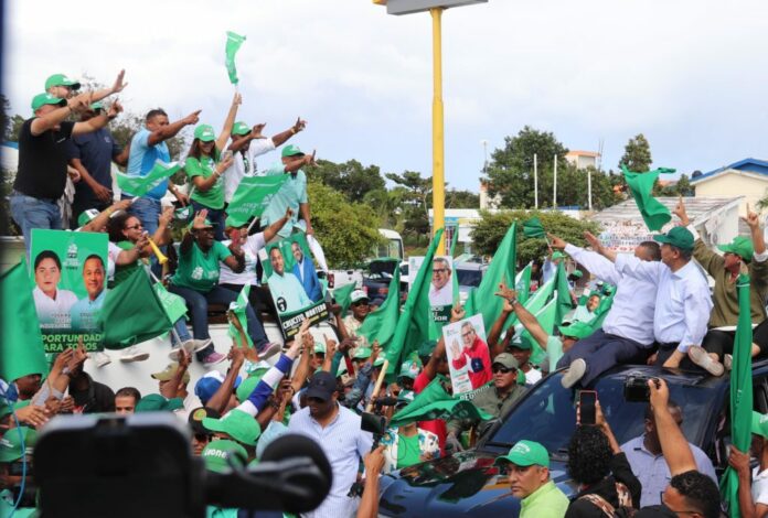 Leonel recorre municipios de la región Este en apoyo a candidatos de la FP y aliados