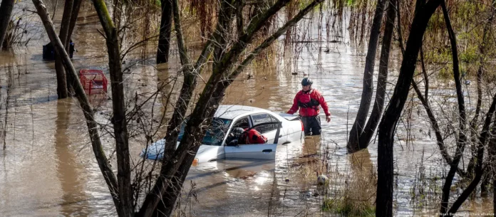 Lluvias históricas de California comienzan a disminuir, pero continúan las alertas