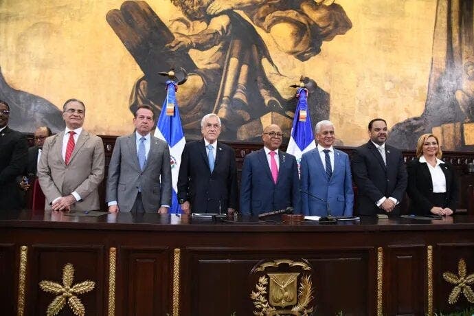 La Cámara de Diputados recibió a Sebastian Piñera, quien dictó la conferencia magistral «Agenda Política para el Desarrollo Económico de América Latina y El Caribe (ALC)», en el salón de la Asamblea Nacional en octubre de 2023.