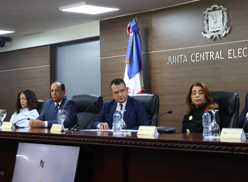 Presidente JCE Viento en popa marcha montaje de las elecciones