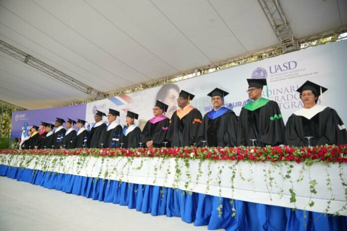 Rector UASD anuncia plan de mejora para sede central; invisten 2,300 nuevos profesionales