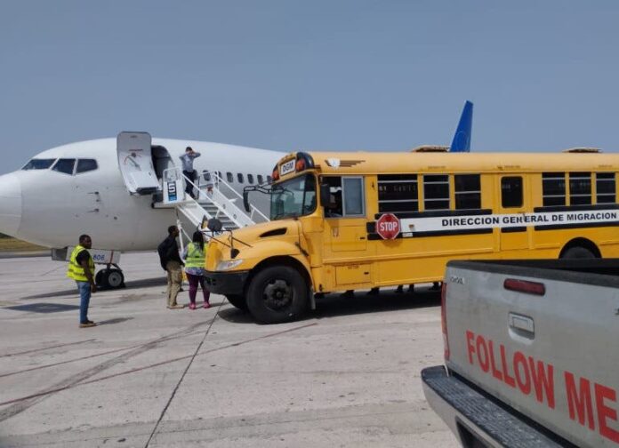 Repatrian a RD a 72 migrantes detenidos en aguas de Puerto Rico