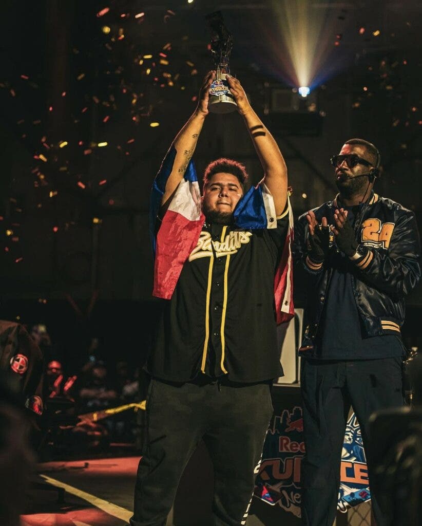 1711027629 684 Saul Leonardo MenaRD se convierte en el mejor jugador de