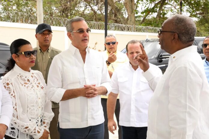 Abinader inaugura carretera Moca-Jamao- Sabaneta de Yasica, un liceo experimental y liceo centro UASD en Moca