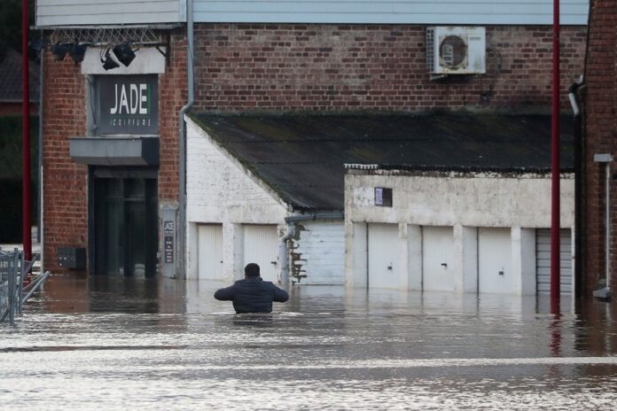Elevan a siete los desaparecidos por lluvias torrenciales en Francia