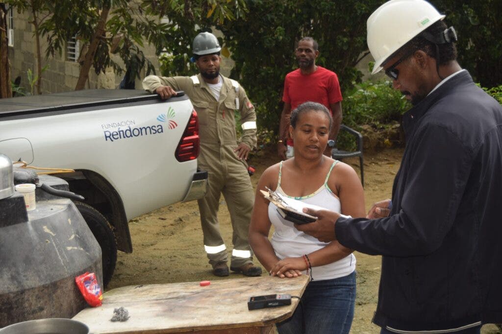 Fundacion Refidomsa auxilia a madre que solicito ayuda al Gobierno