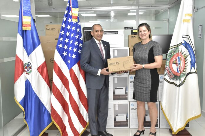 INL entrega equipos a la DNCD para mejorar capacidad operativa frente al narcotráfico