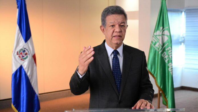 Leonel llama Gobierno investigar origen de incendio en La Victoria