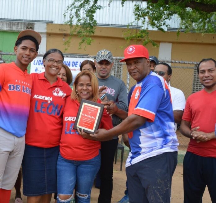 Liga De León celebra su aniversario