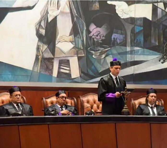 SCJ devuelve sentencia sustentada en periódico