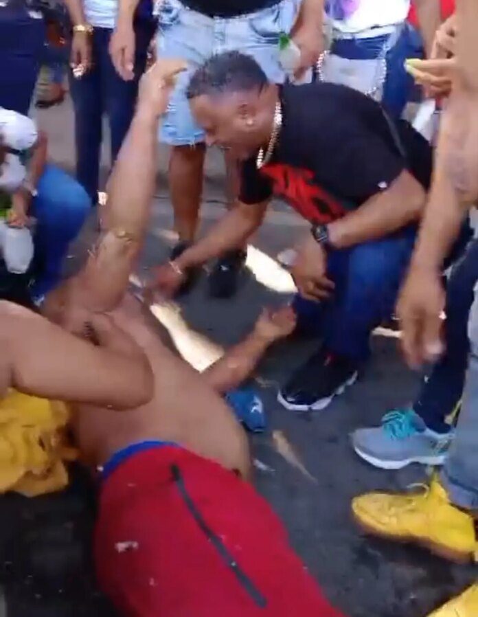 Tragedia ensombrece carnaval de Salcedo: varios quemados en un confuso incidente