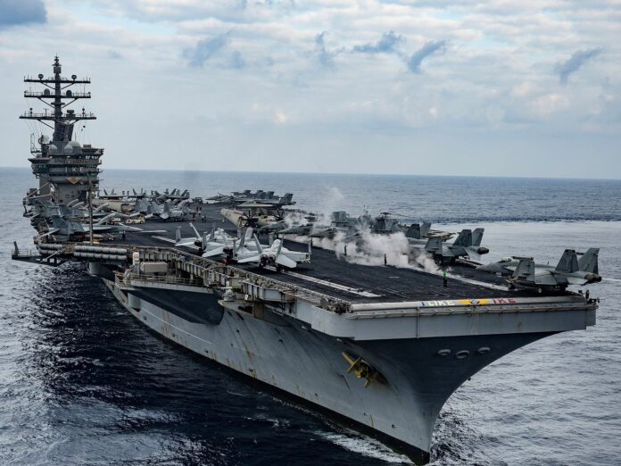 Los hutíes lanzan una andanada de misiles balísticos contra el portaaviones Eisenhower en el mar Rojo