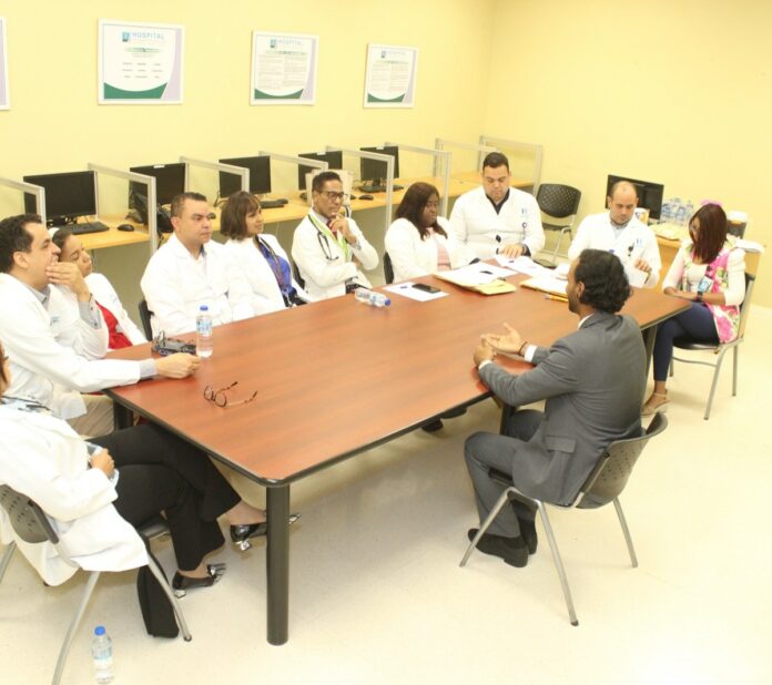 Ney Arias Lora informa entrevistó 87 médicos para optar por residencias médicas y subespecialidades