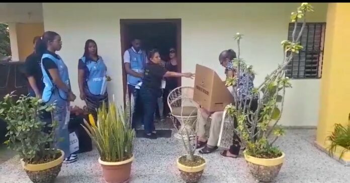 98 personas tienen acceso al voto en casa