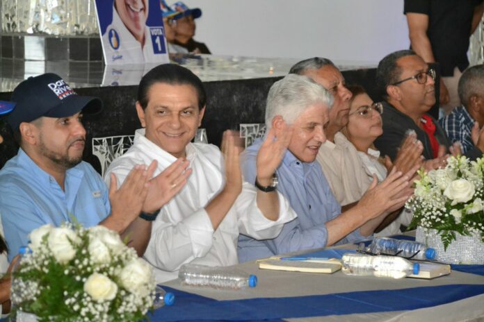 Daniel Rivera promete gestionar proyectos en beneficio de San José de las Matas