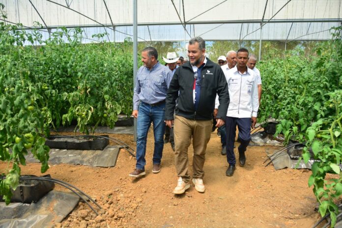 FEDA inaugura invernadero servirá como escuela agricultura de precisión
