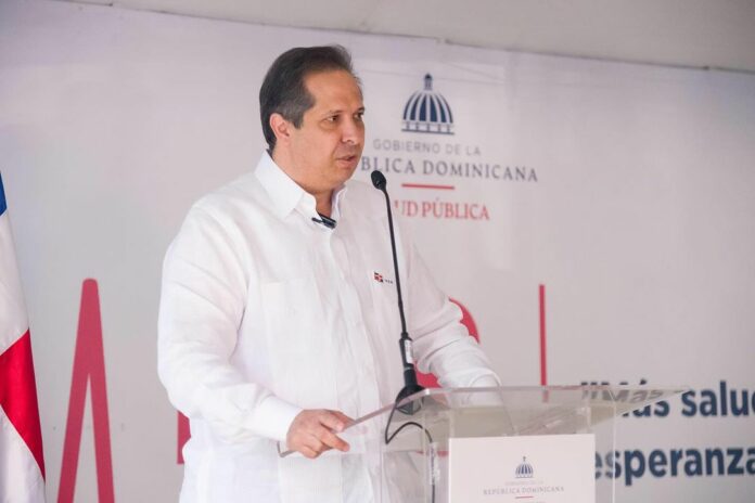 Ministro de Salud Pública felicita a  en su 43 aniversario