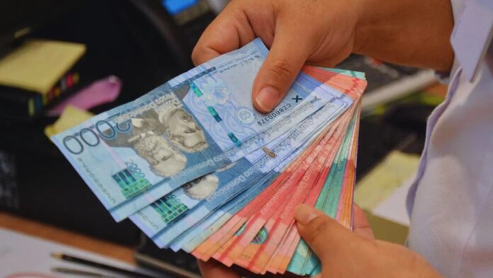 ¿Cuándo los profesores recibirán el aumento salarial de 8 %?