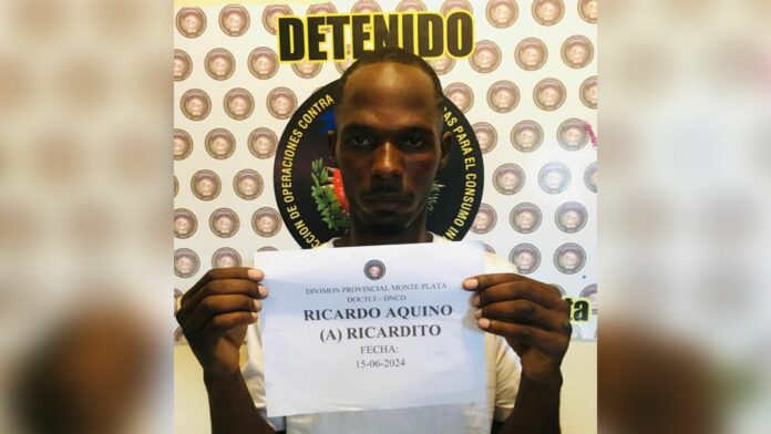 Apresan a “Ricardito” con drogas y pistola ilegal en Monte Plata