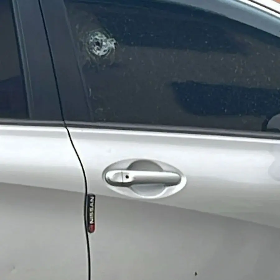 AhoraMismo Agentes de la Policia Nacional y de la Direccion Central de Investigaciones Dicrim se encuentran a las afueras de la Calle Duarte entre la Avenida Bolivar y Caonano en donde presuntamente oc 2 1