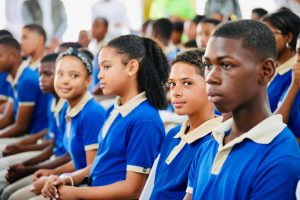 Presidente Abinader inaugura Liceo Experimental de la UASD en municipio de Guerra