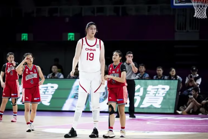 La impactante jugadora de 2m30 y 17 años que deslumbra y ya está en la mira de la WNBA