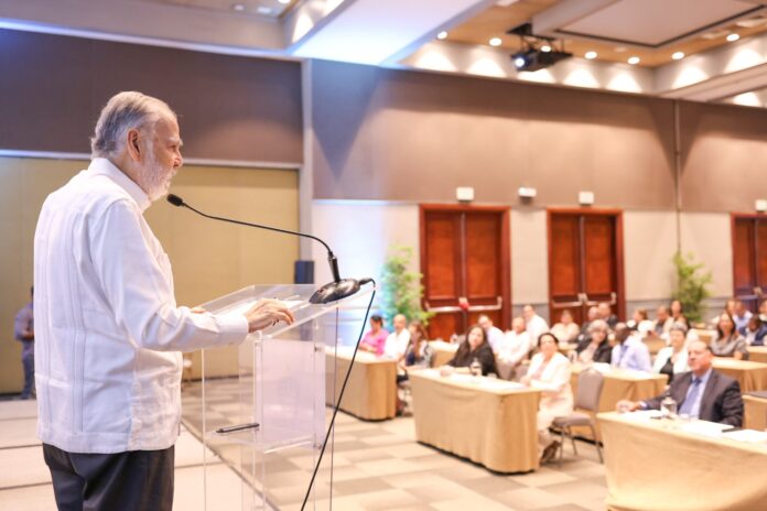 Ceara Hatton afirma educación ambiental es fundamental para alcanzar la sostenibilidad