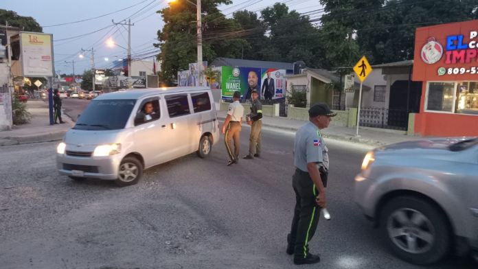 Digesett incrementa operativos nocturnos en principales vías de Azua