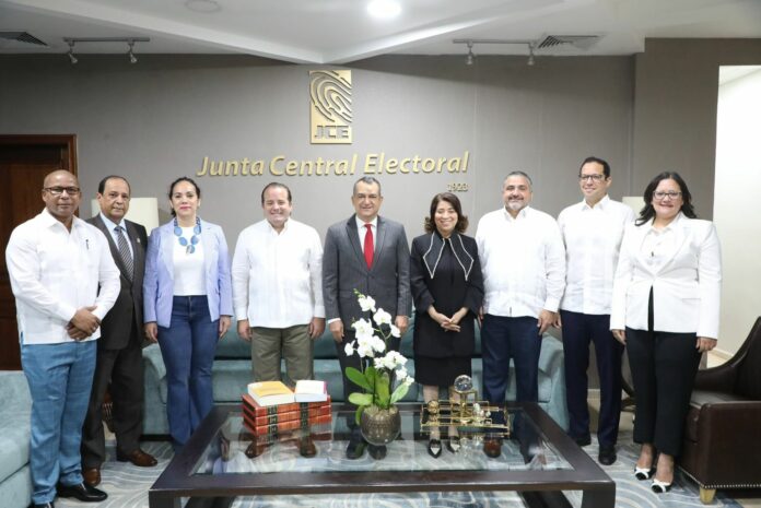 El PRM visita a la Junta Central para expresar que todo salió bien en las elecciones