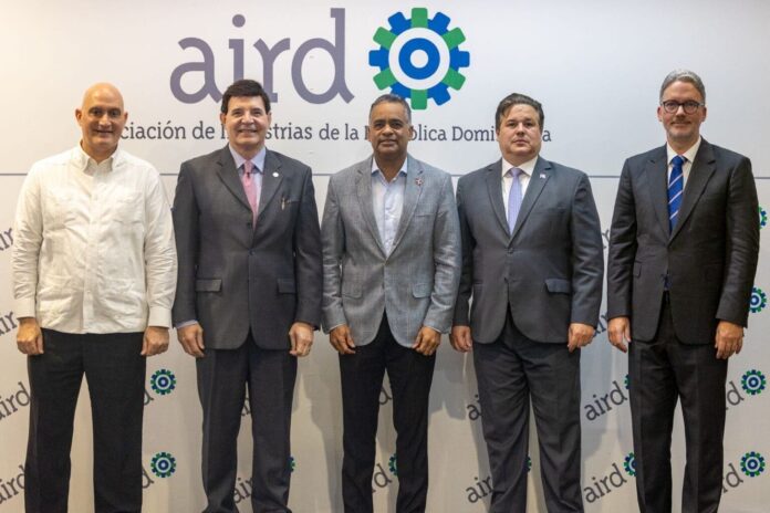 Empresariado y gobierno acuerdan meta del PIB