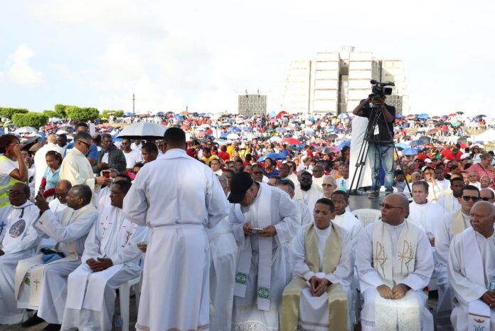 Iglesia cree reforma fiscal debe beneficiar a los pobres