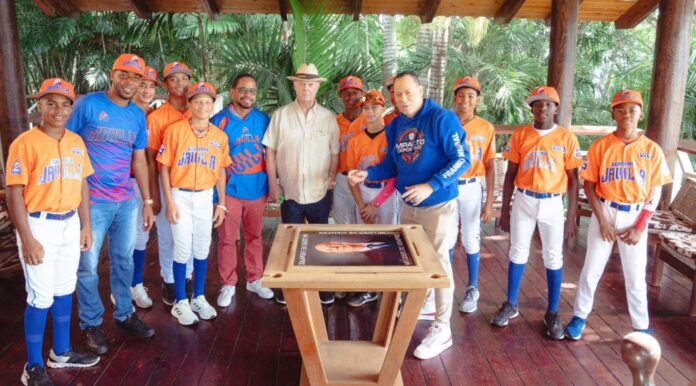 Igor e Hipólito motivan niños participarán Torneo Latino