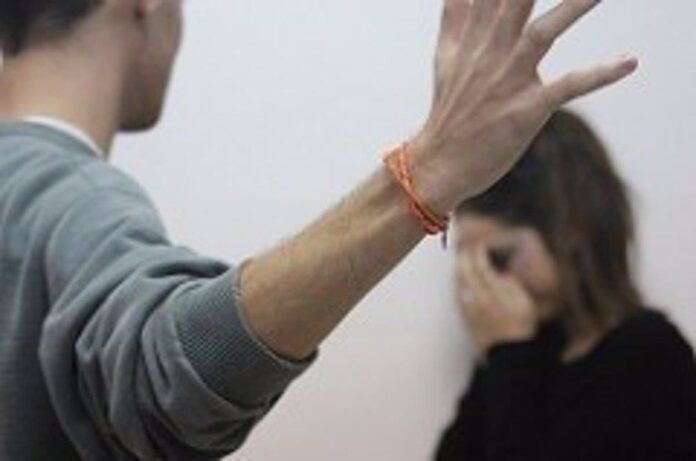 Las mujeres sufren más que los hombres la violencia y la inseguridad por consumo de drogas
